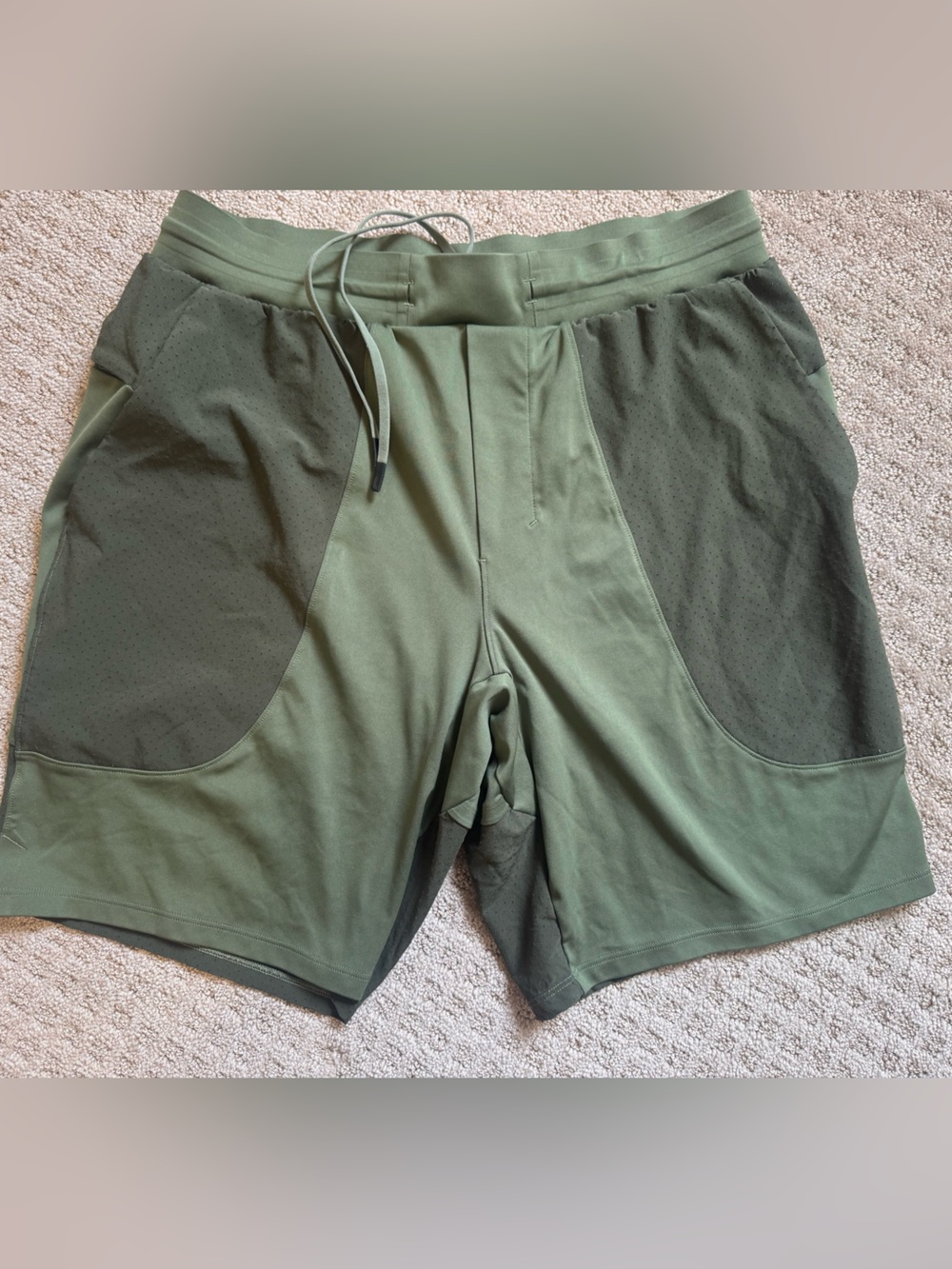 Lululemon Elevated Short 9" Green Twill Pesto Perforated Training Shorts